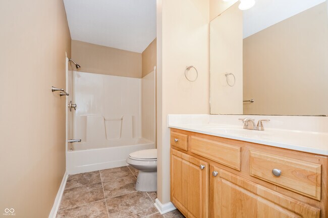 Building Photo - 950 S Goldenrod Ln
