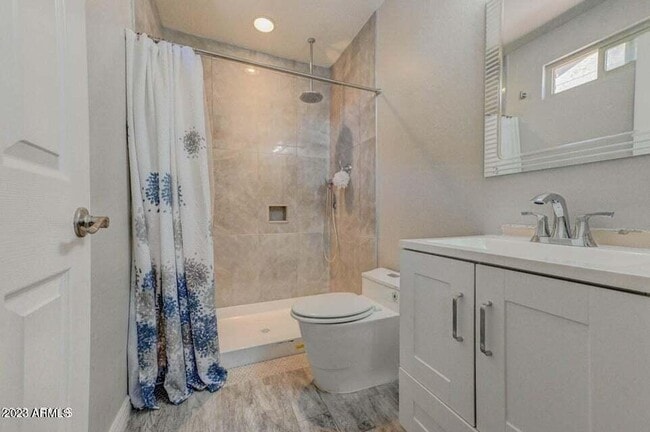 Building Photo - 2477 E Meadow Land Dr