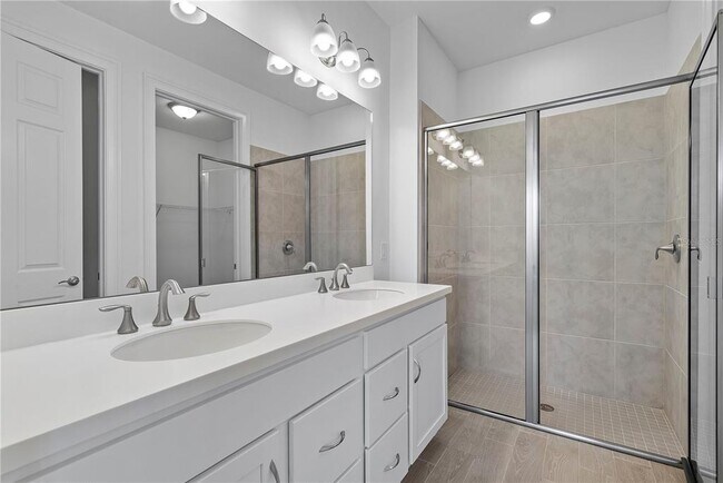 Building Photo - 43847 Blue Heron Ln