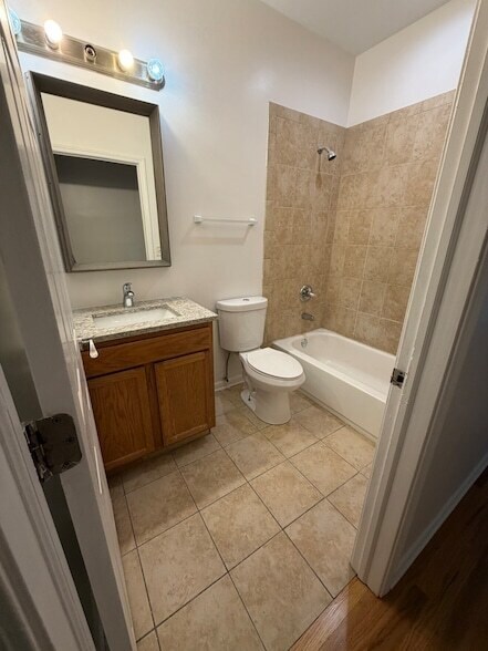 Building Photo - 753 S Kedzie Ave