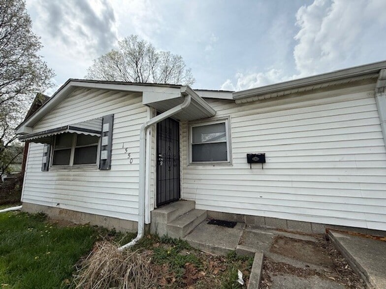 Building Photo - 1550 N Rural St