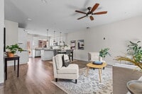 Building Photo - 5965 Hilltop Dr