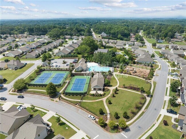 Building Photo - 4579 Silver Oak Dr SW