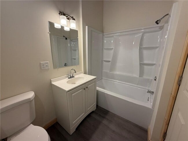 Building Photo - 327 Pine St