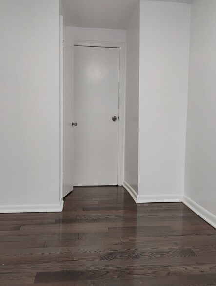 Building Photo - 497 Tremont Ave