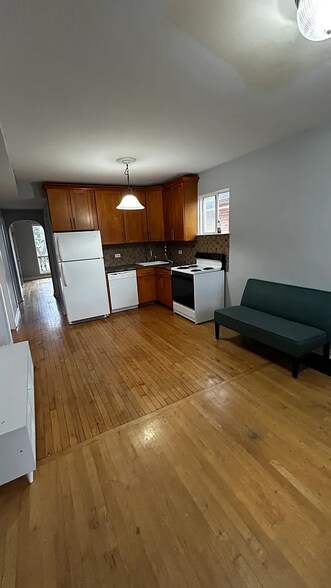 Building Photo - 2728 N Mulligan Ave