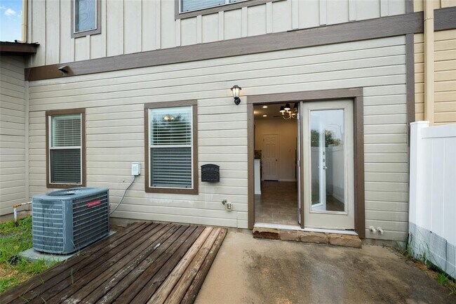 Building Photo - 1900 Little Elm Trail