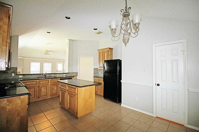 Building Photo - 21922 Golden Cedar Dr