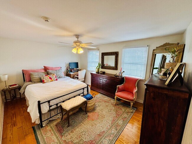 Building Photo - 35-39 E. Blenkner