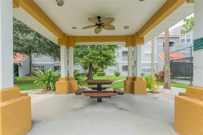 Building Photo - 18001 Richmond Pl Dr
