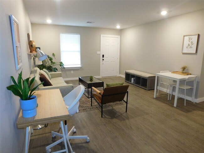 Building Photo - 7109 Avenue L