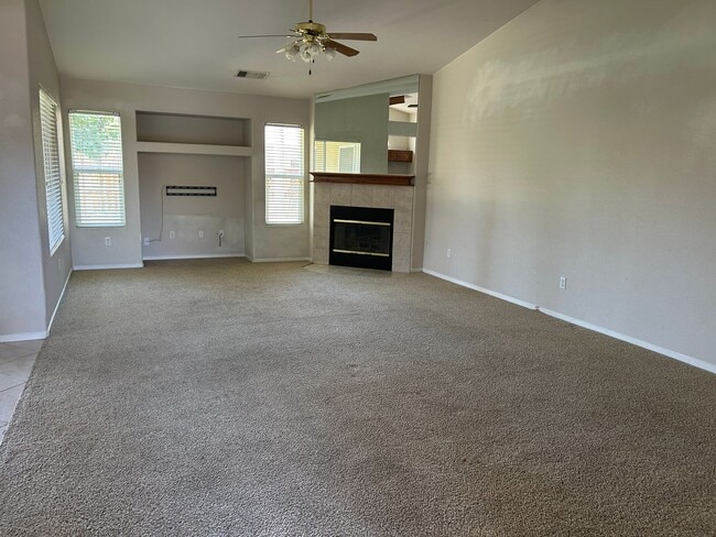 Building Photo - 3 Bedroom in Desired Neighborhood