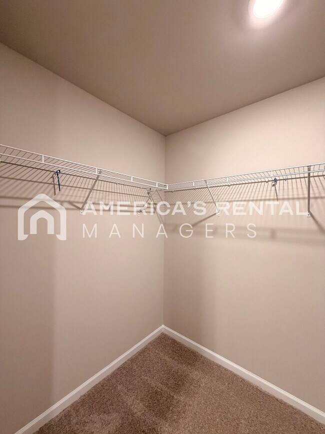 Building Photo - Modern Comfort Awaits in Mize Meadows Brand New Construction with Open Floor Plan!