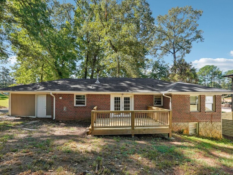 Building Photo - 3194 N Druid Hills Rd