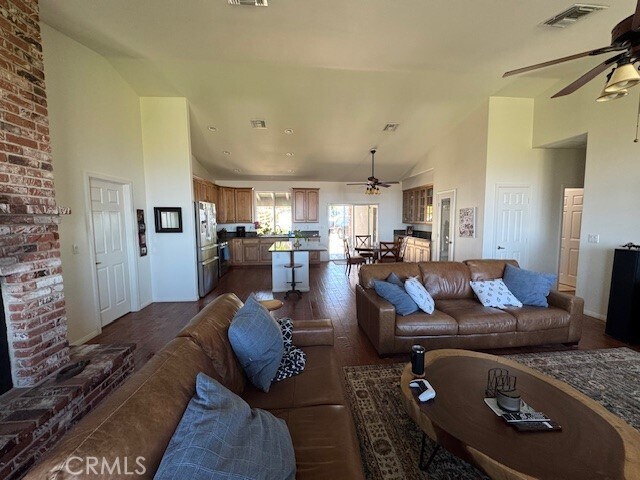 Building Photo - 21650 Skyhill Pl