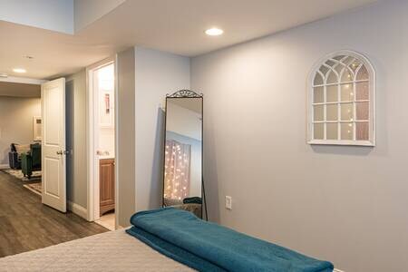 Building Photo - 4950 Fitch Pl NE