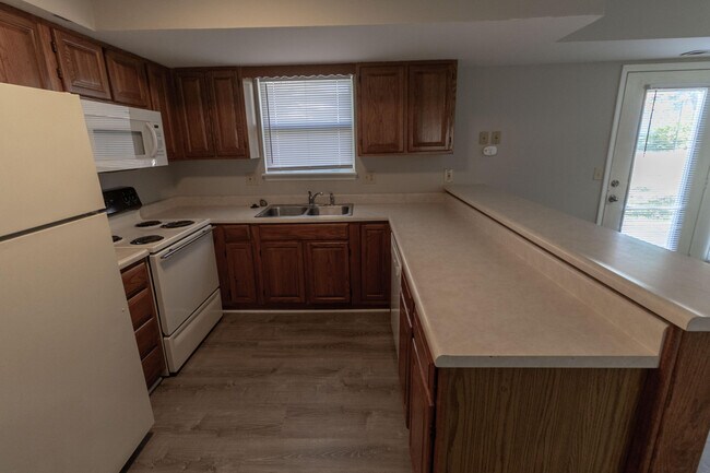 Building Photo - 3705 Hermitage Rd