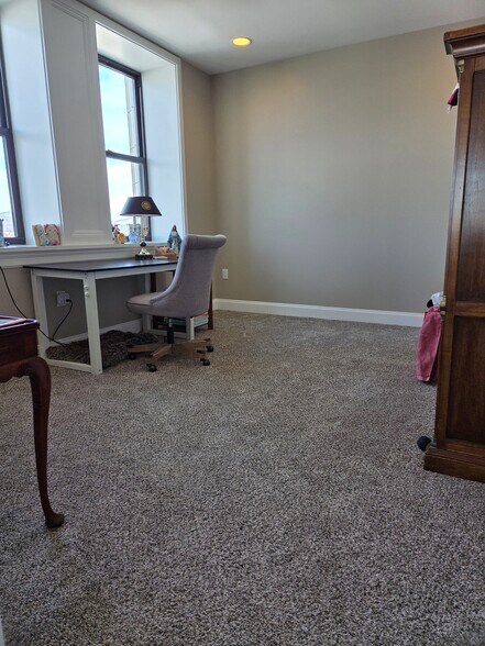 Building Photo - 108 N Washington Ave