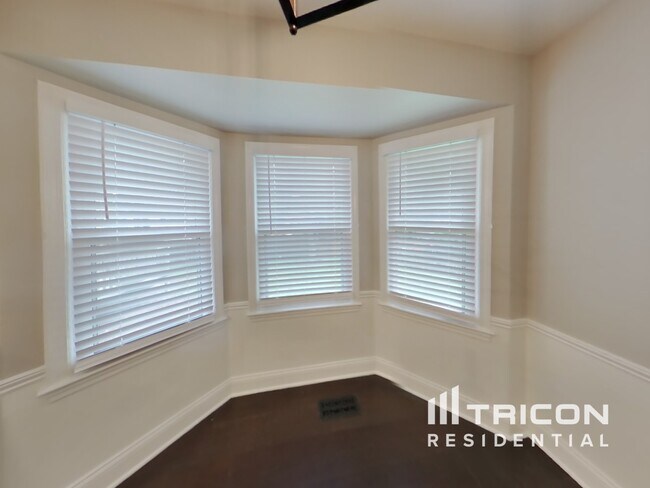 Building Photo - 15924 W 149th Terrace