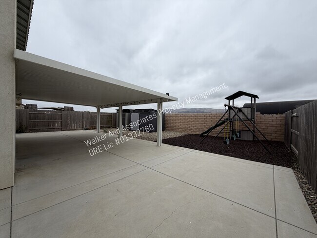 Building Photo - 327 Las Flores Dr