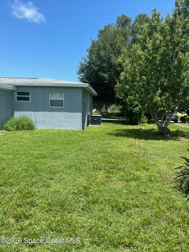 Building Photo - 405 W Rutgers St