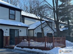 Building Photo - 123 Aspen Dr