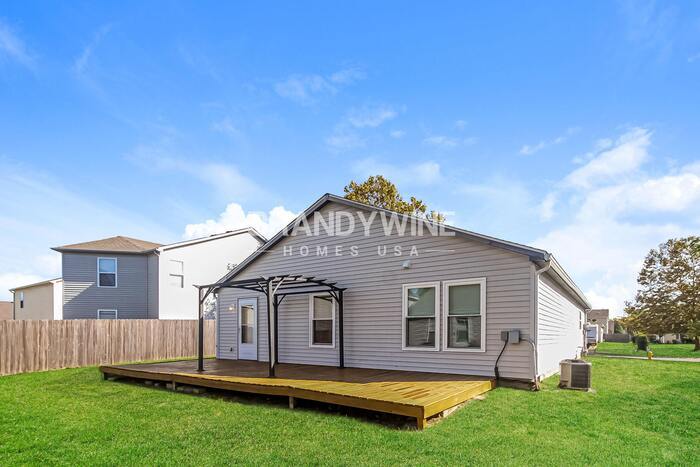 Building Photo - 944 Streamside Dr