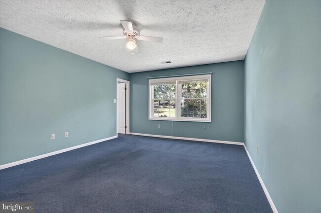 Building Photo - 8405 Overlook St