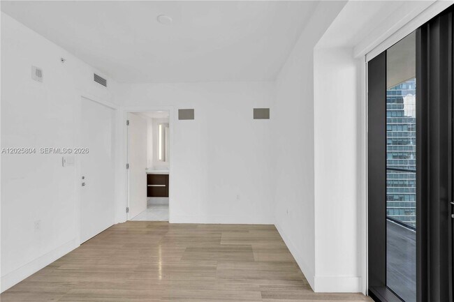 Building Photo - 1451 Brickell Ave