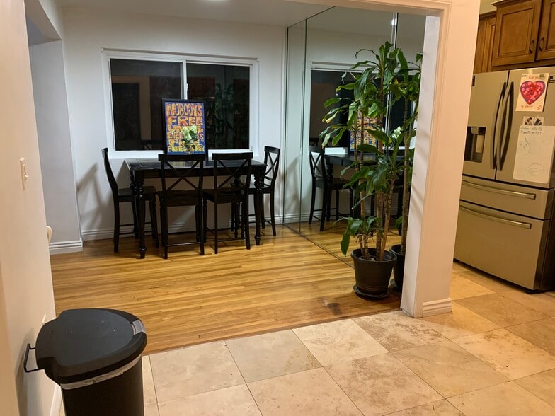 dinning area - 5037 Parkglen Ave