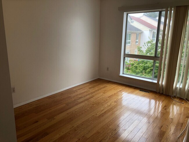 Building Photo - 7500 Sea Change