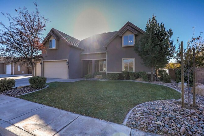 Building Photo - 87 Primrose Ln