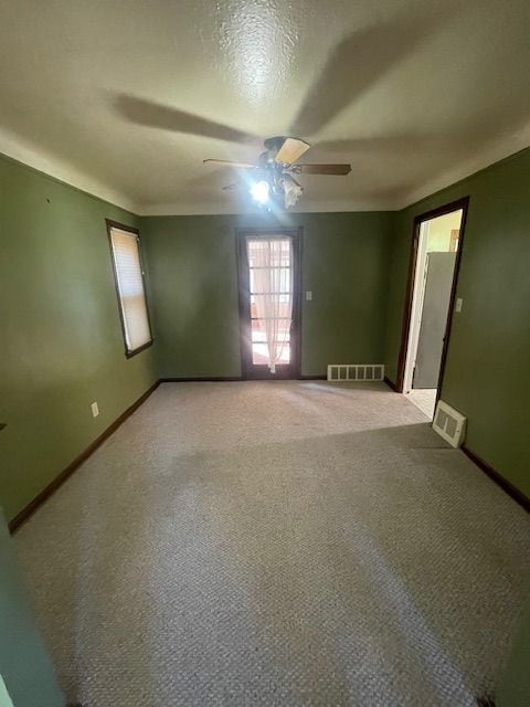 Building Photo - Single family home with access to Lake Eerie!