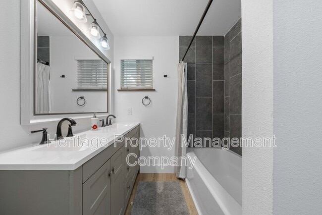 Building Photo - 784 Hill Top Dr