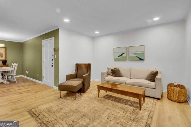 Building Photo - 12 Vista Square NW