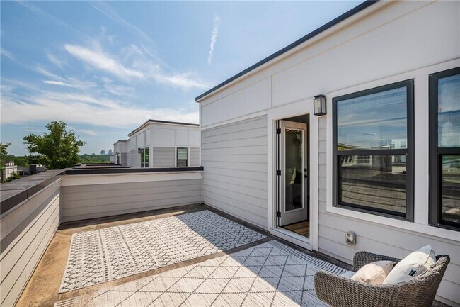 Building Photo - 2143 Burnside Dr NW