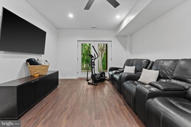 Building Photo - 181 Haulover Dr