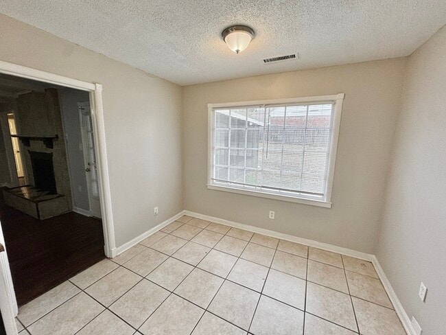 Building Photo - 2664 Richwood St