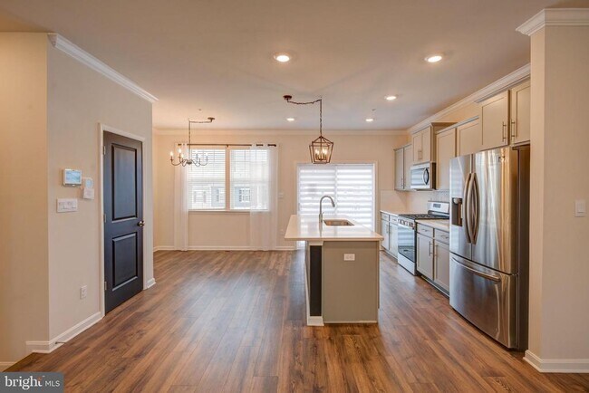 Building Photo - 5059 Silver Oak Dr