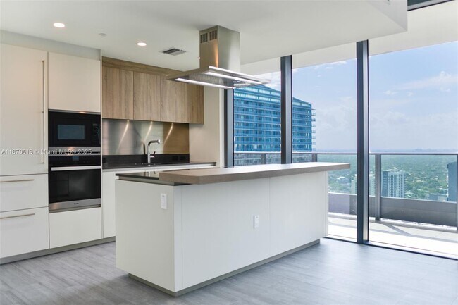 Building Photo - 1000 Brickell Plaza