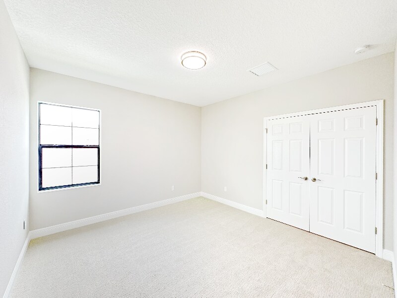 Building Photo - 10530 Meadowrun Dr