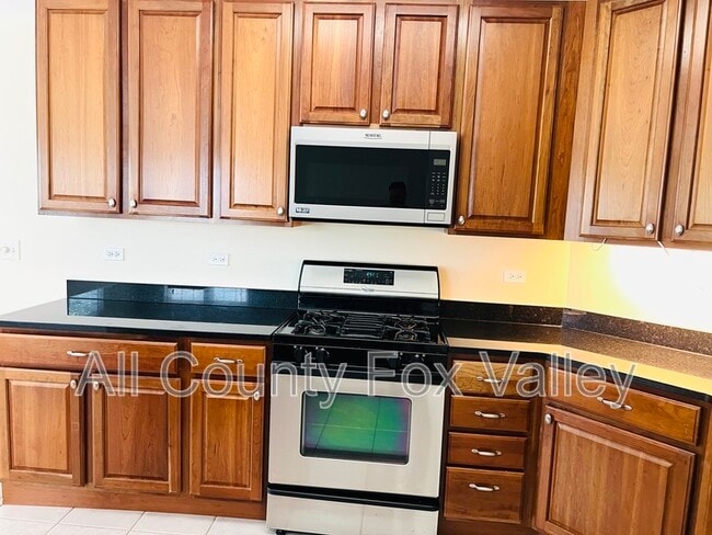Building Photo - 1844 Crenshaw Cir