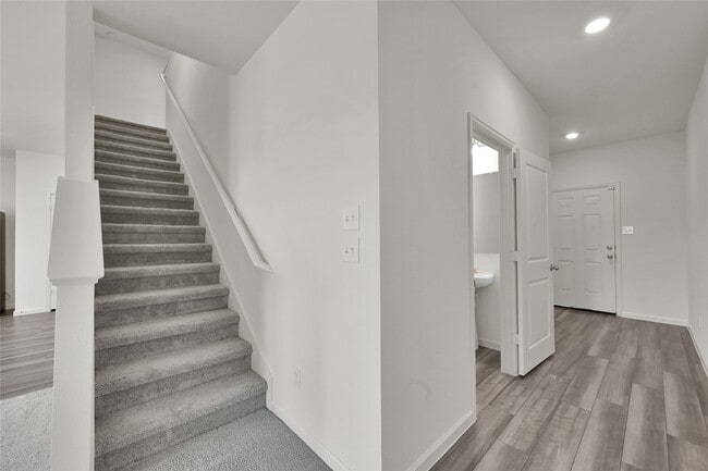 Building Photo - 14818 Calderon Dr