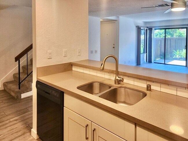 Building Photo - 5151 Walnut Ave