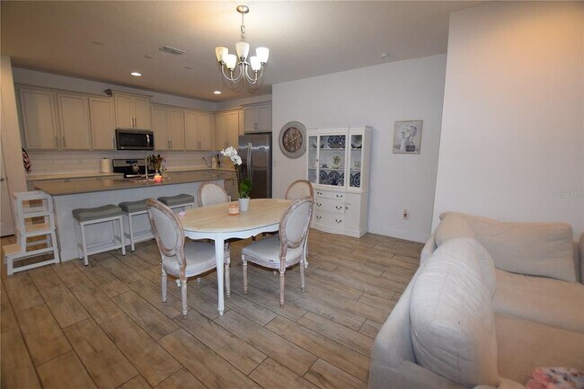 Building Photo - 2651 Magpie Way
