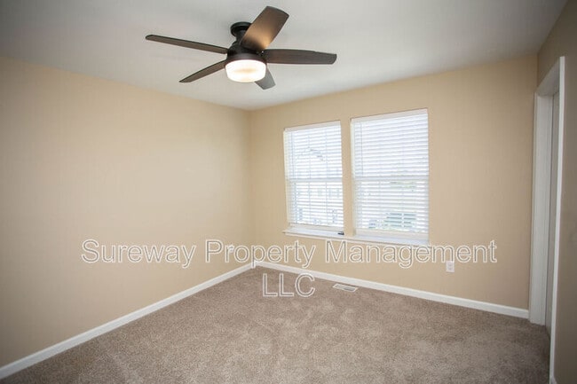 Building Photo - 239 Macoun Way