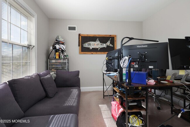 Building Photo - 159 Hulick St