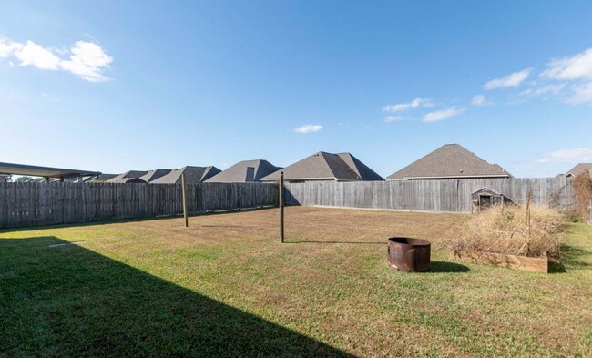 Building Photo - 135 Maddox Jude Dr