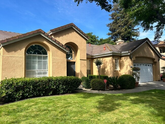 Building Photo - Beautiful Brookside Home 3 Bedroom/2 Bath