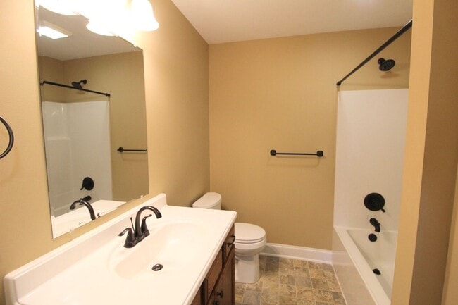 Building Photo - 800 Carson Cir
